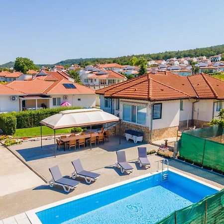 Obrochishte Geranium Holliday Villas מראה חיצוני תמונה