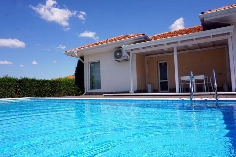 Obrochishte Geranium Holliday Villas מראה חיצוני תמונה